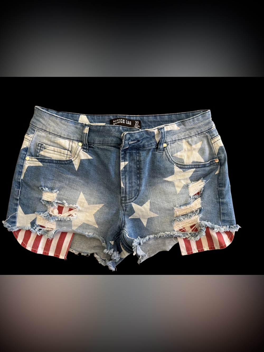 Design Lab Lord & Taylor Women's Blue Star-Print Distressed Denim Shorts Size 27
